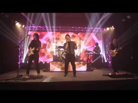 "blurred-lines"---robin-thicke-ft.-t.i.,-pharrell-(lost-in-paris-cover)