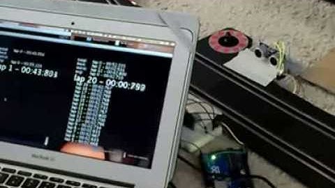 1:43 Slot Car Arduino Ultrasonic Rangefinder lap counter.