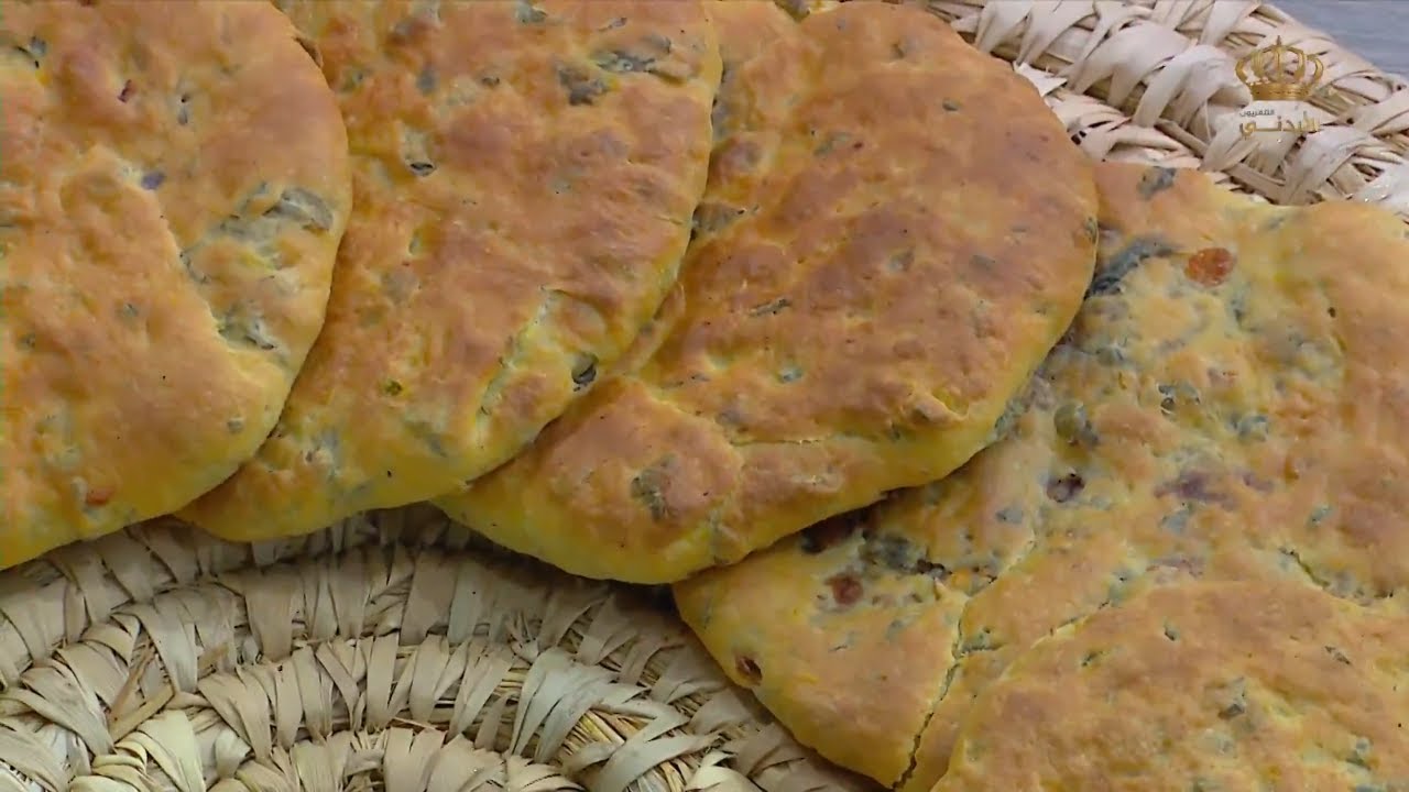 مطبخ يوم جديد | خبز بالزعتر مع الأجبان والزيت البلدي