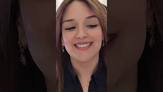 #4834 #stunning beauty @ Felize Periscope vlog