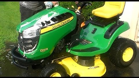 How to wash a John Deere Lawn Tractor D105
