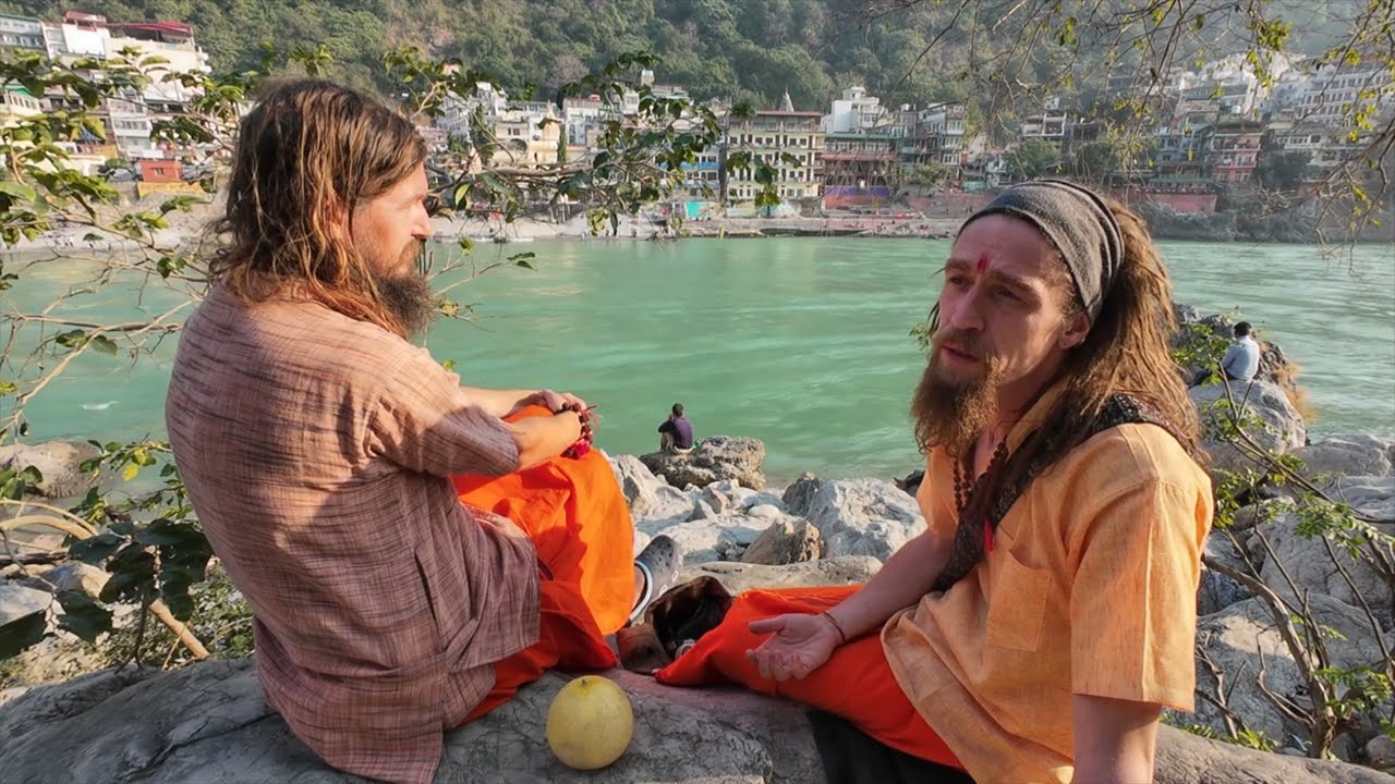 Я встретил йогов, которые поделились глубокими знаниями вдоль реки Ганга в Ришикеше - Индия 🇮🇳
