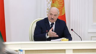 Лукашенко негодует, что белорусские товары не берут в магазины