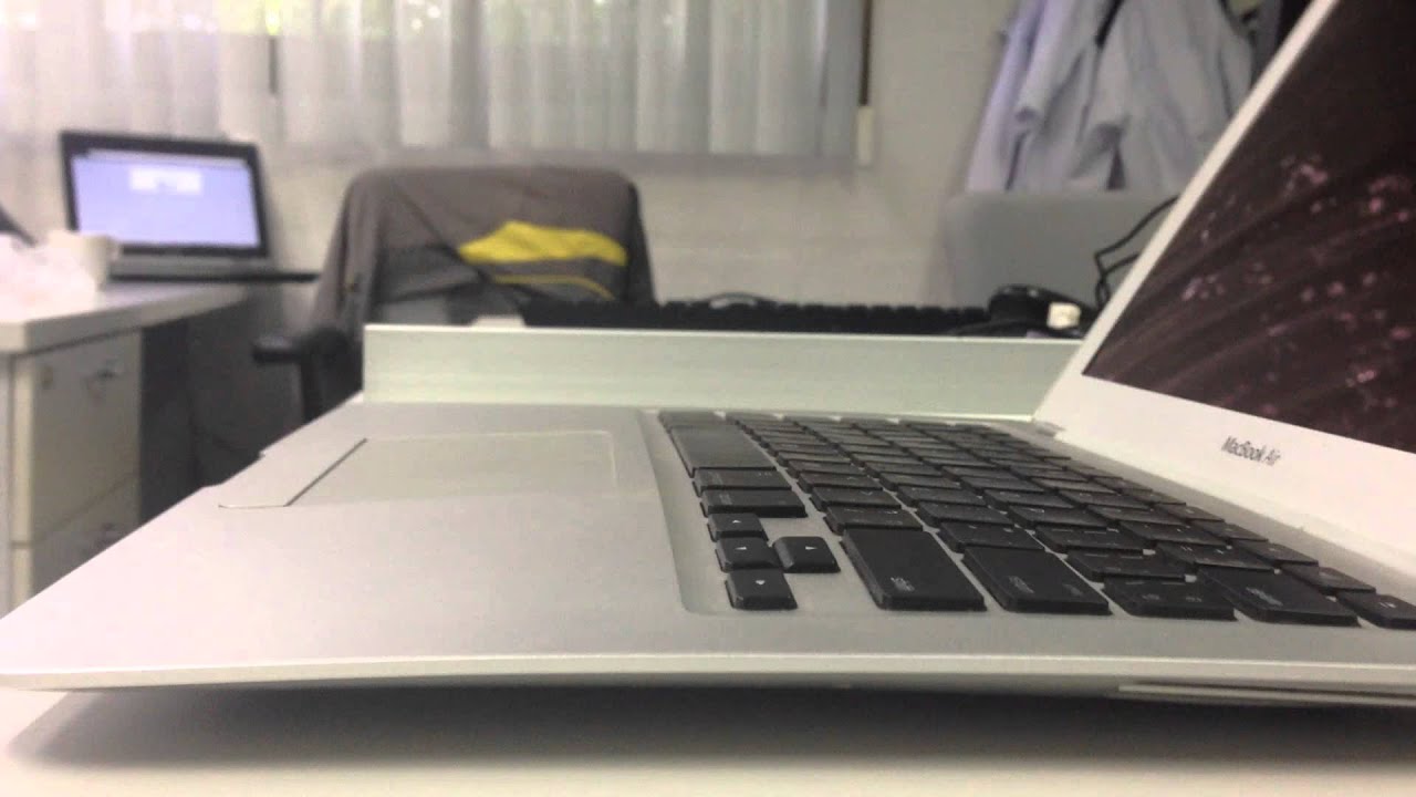 macbook air battery explode/expand - YouTube