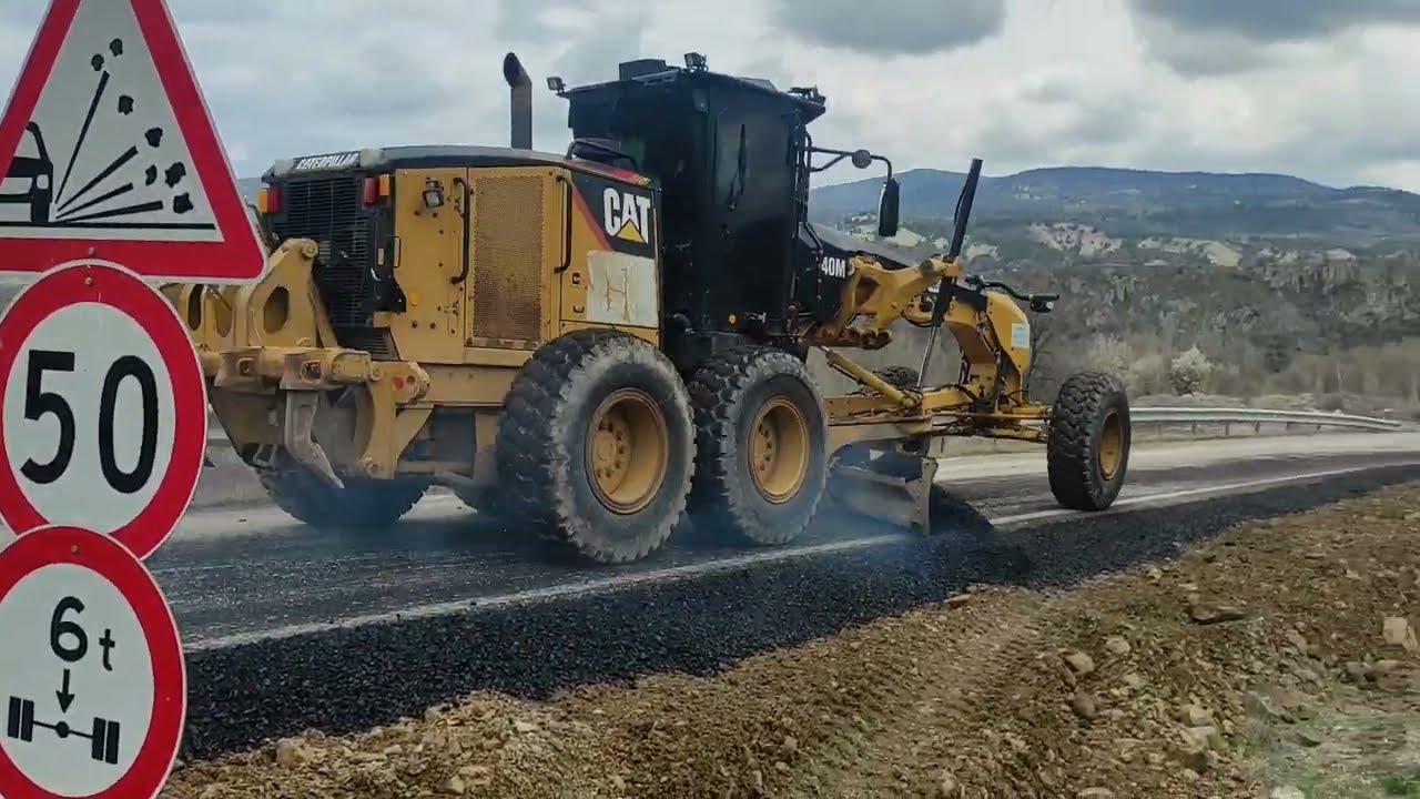 CAT 140M GRADER İLE ASFALT SERME ÇALIŞMASI, HOW İS ASPHALT LAİD?, ASFALT NASİL SERİLİR, #caterpillar