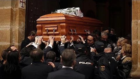 Hundreds attend funeral of Spanish guitarist Paco de Lucia