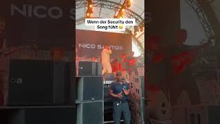 Wenn der Security den Song fühlt😀