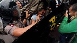 Suara Media | Bentrok Massa Aksi dan Polisi Terjadi di Jalan Sabang