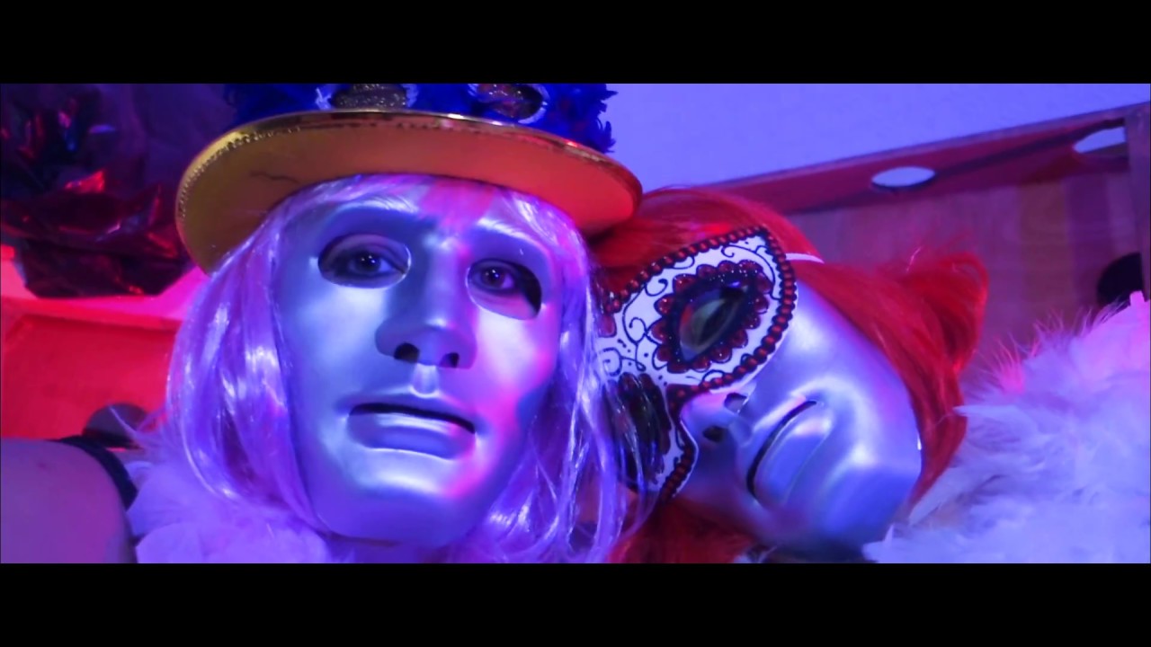 The Twistettes- 'Weird Me'  (NEW SINGLE OUT NOW)