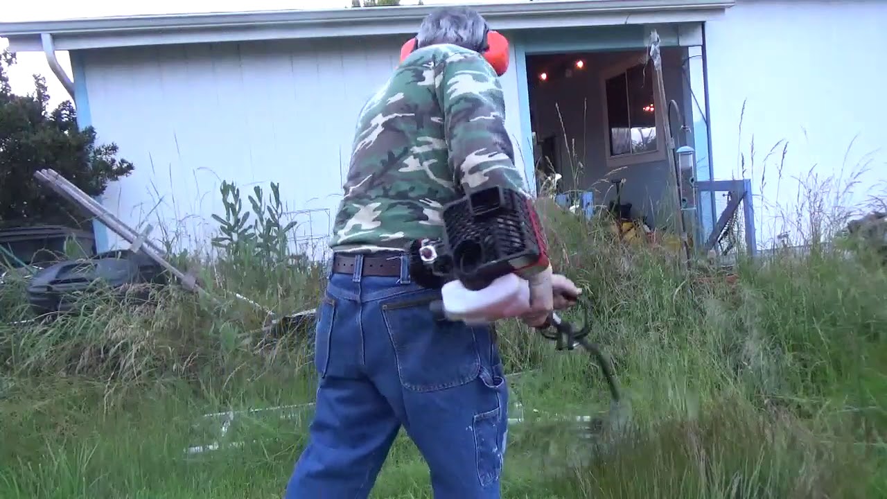 How to start a Craftsman 25cc weed wacker and find a ladder - YouTube