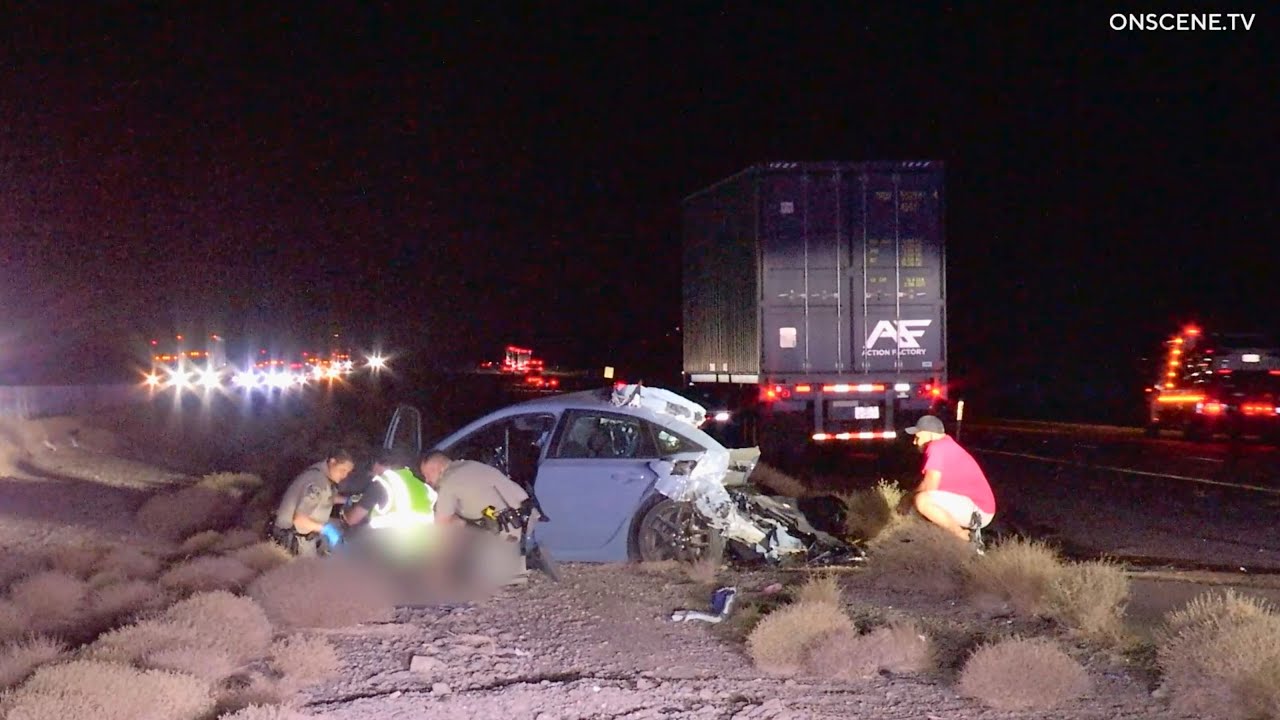 Shocking footage captures fatal Freeway 15 crash - YouTube