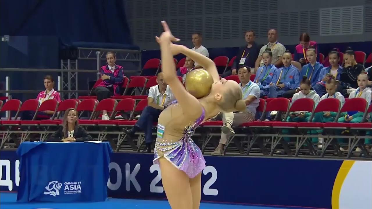 Выступление с мячом художественная гимнастика