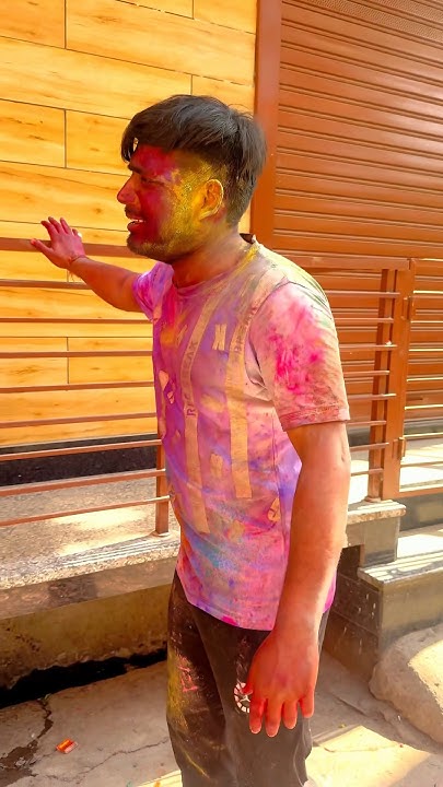 holi playimg with pakka rang images