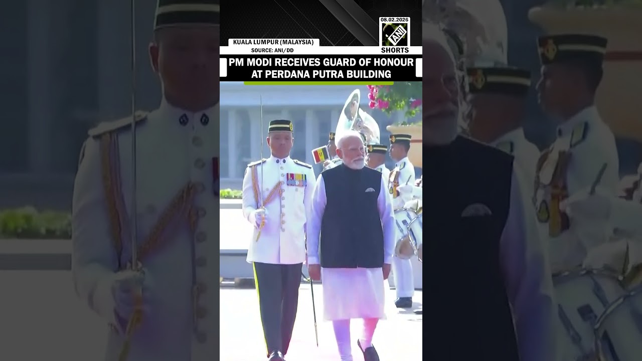 PM Modi receives Guard of Honour at Perdana Putra building, Malaysia