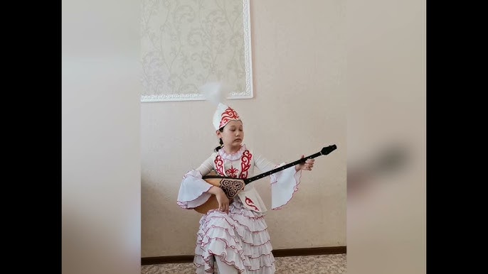 Шұлық киген жетілген әйел порнода денесімен мазақ етеді. Қолыңнан келсе сиқыршы, қария.