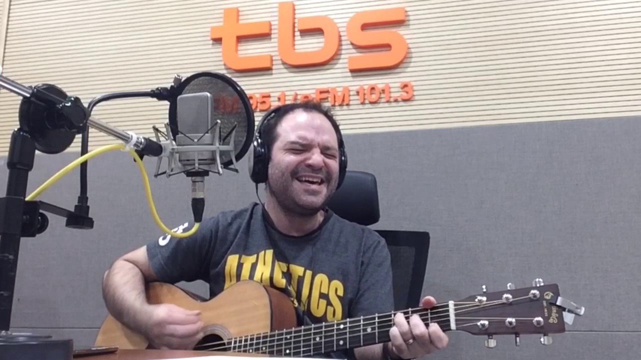 A Little Respect - Erasure/Wheatus (acoustic cover) Ben Akers