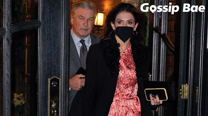 Alec Baldwin departing his NYC Apartment to make a guest appearance at awards after film shooting - DayDayNews