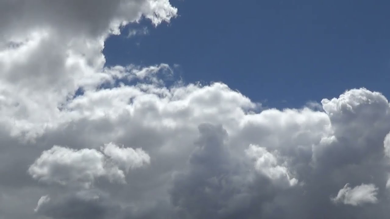 Nubes En Movimiento con cielo azul video HIPERLAPSE relajante