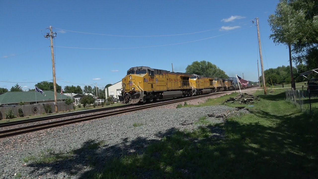 UNION PACIFIC CLINTON SUB MP140 DOUBLE MAIN TRAIN TRAFFIC! Drone views, sunset, round baler action!
