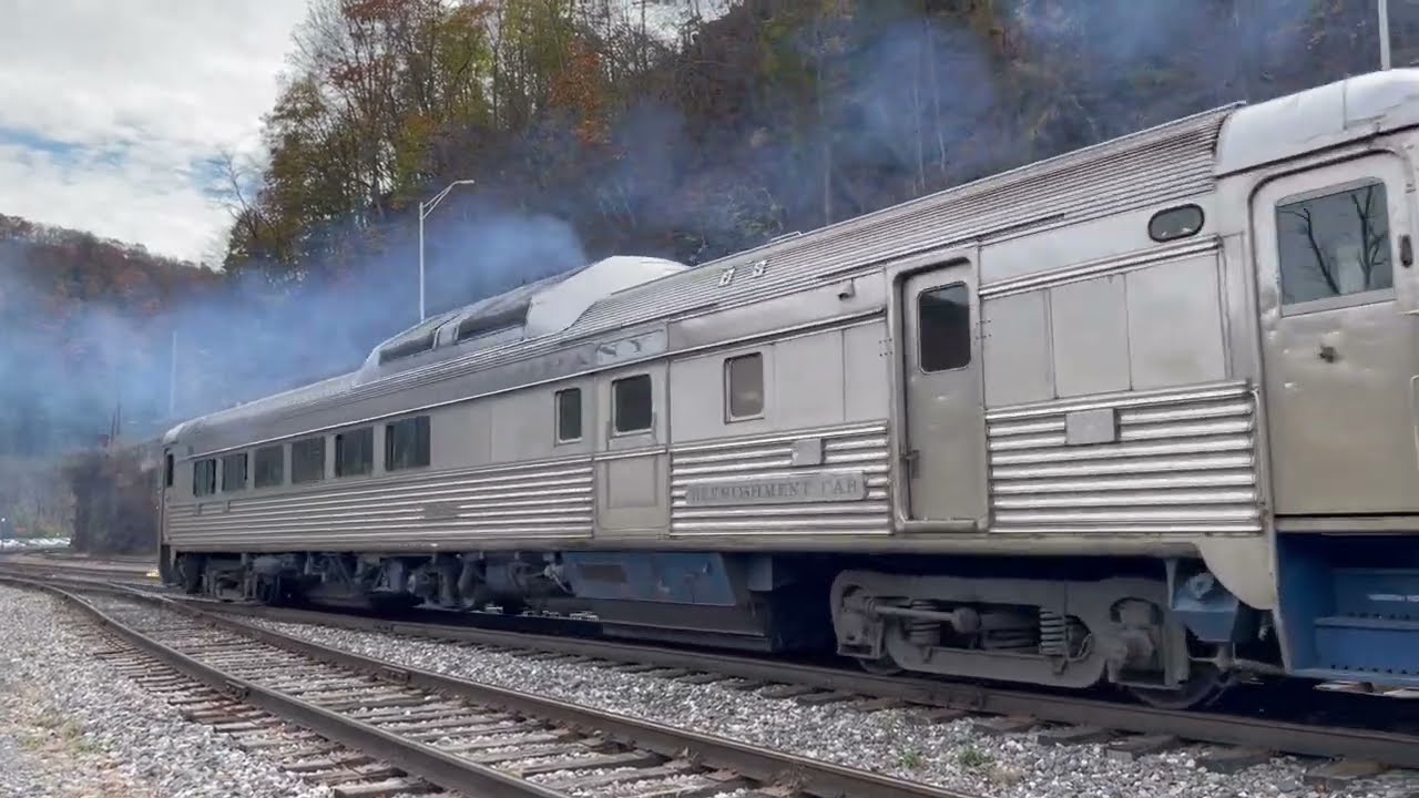 Budd Rdc Units leaving Jim Thorp