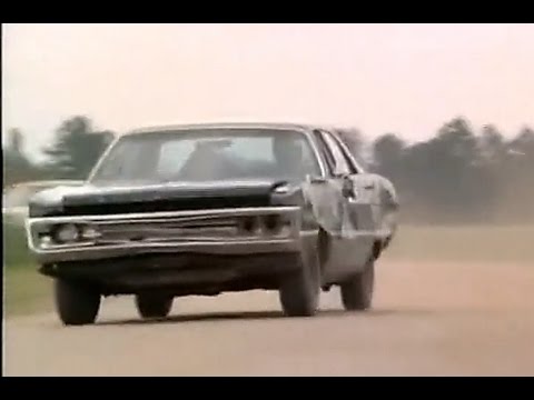 '71 Plymouth Fury in Moonrunners