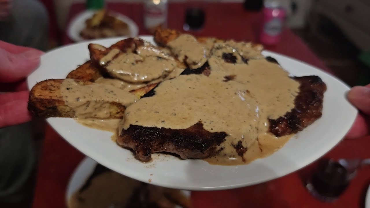 Entrecôte-pihvi pippurikastikkeella