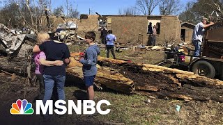 Tornadoes leave at least 30 dead in South, Midwest