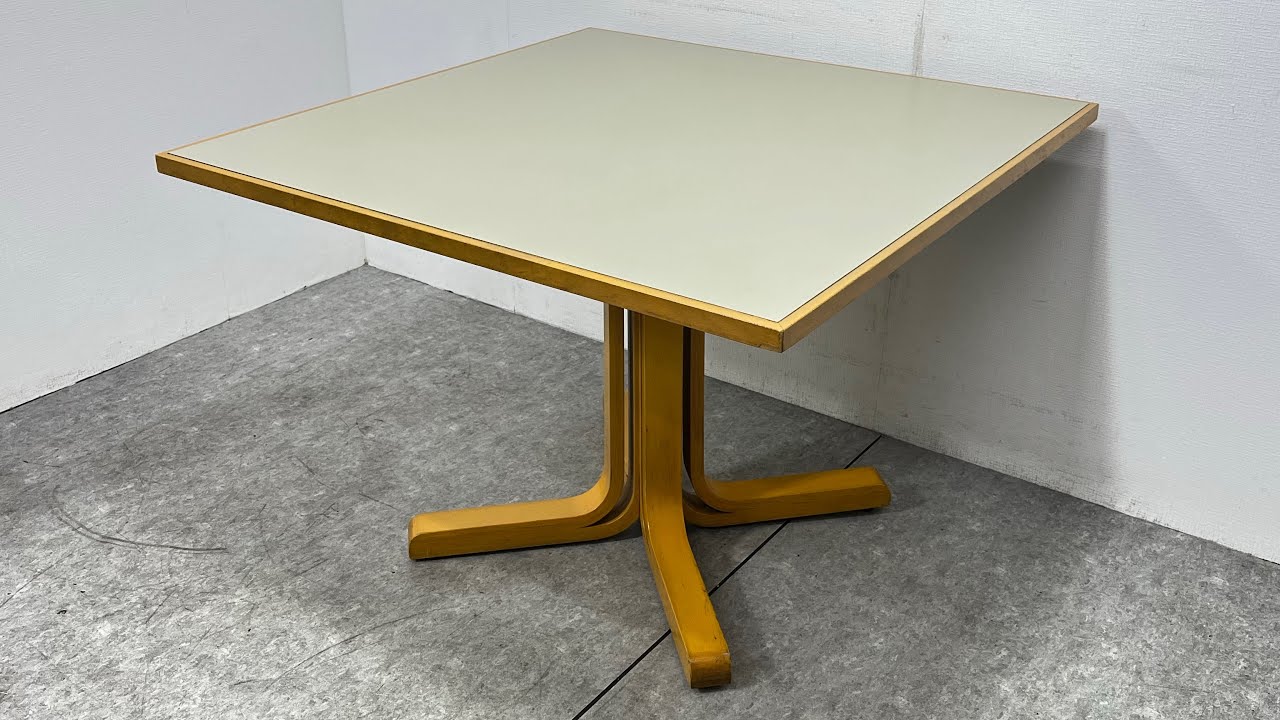 □ Magnus Olesen Rud Thygesen&Johnny Sorensen Bentwood Pedestal