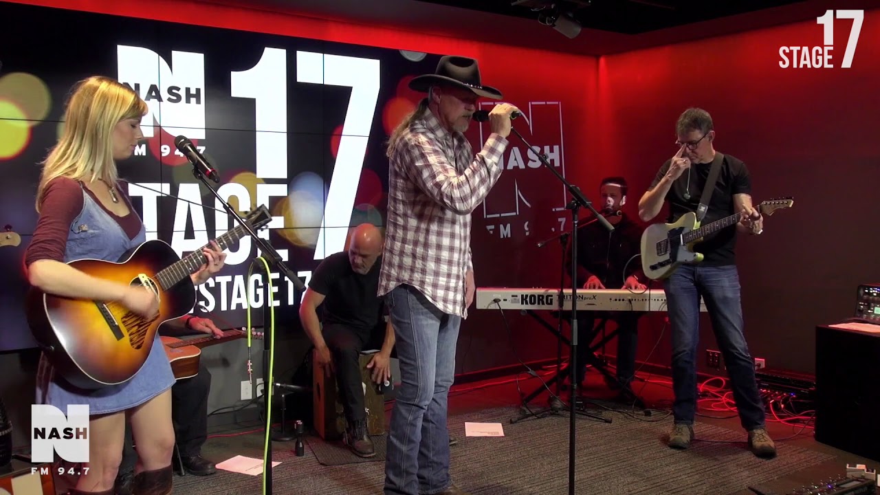 Trace Adkins - "Something's Going On" LIVE from Stage 17!
