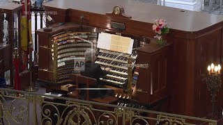 Audiences hear last Wanamaker Organ concerts before Philadelphia Macy's store closes this weekend