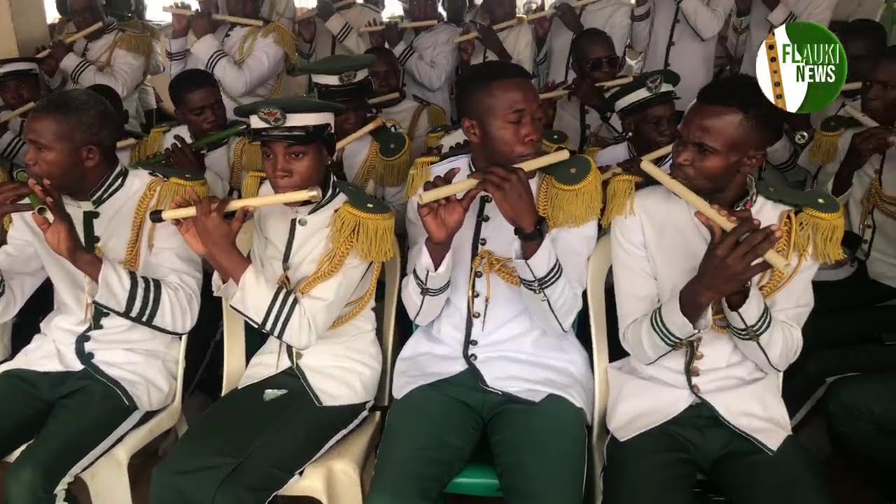 IGREJA KIMBANGUSTA EM ANGOLA.VISTA PASTORAL DA SUA GRANDEZA PAPÁ KISOLOKELE KIANGANI PAUL