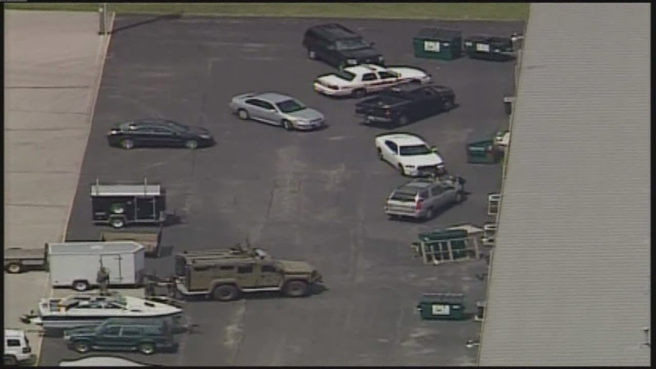 Man surrenders after Pewaukee standoff