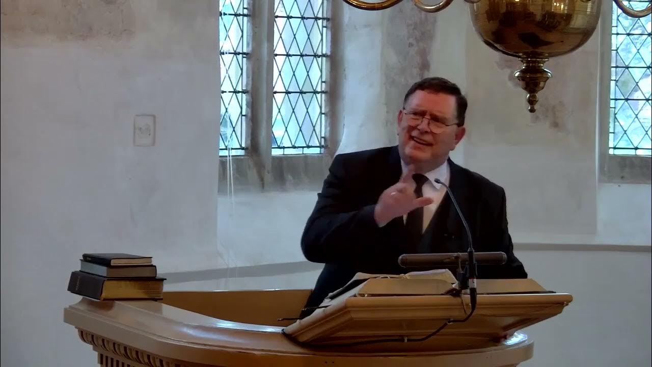 Zie je wel "dat de rechtvaardige nauwelijks zalig wordt". Dat wordt er helemaal niet mee bedoeld