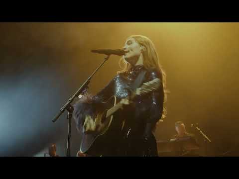 Freya Ridings - Bitter (Live at The Apollo) ?