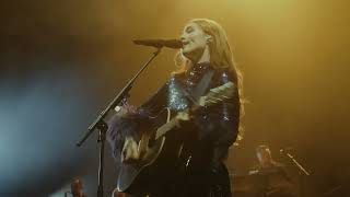 Video thumbnail of "Freya Ridings - Bitter (Live at The Apollo) 🍊"