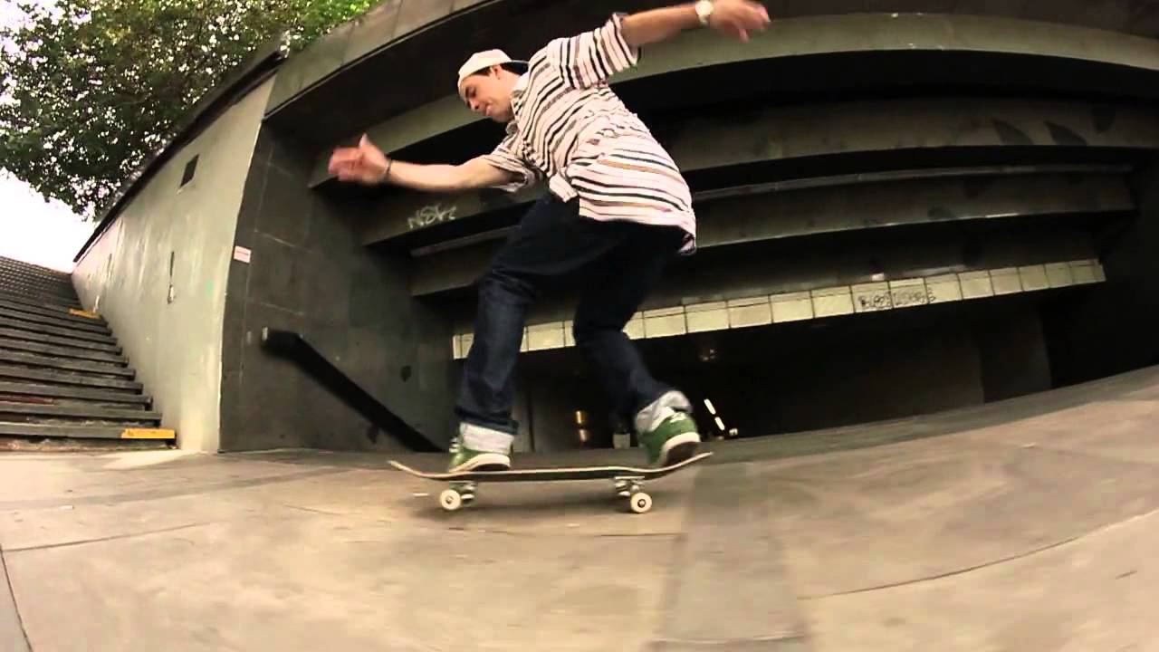 How to Half cab varial flip with Honza Bašný