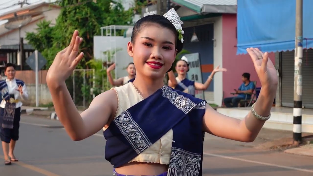 ฟ้อน มโหรีอีสาน #งานวันไทโย้ย #สกลนคร  อ.อากาศอำนวย จ.สกลนคร 25 เมษายน พ.ศ.2566