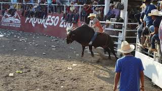 Tili Gonzalez de Cerritos vs El Golpe de Suerte de La Niña Blanca
