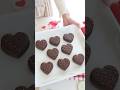 サクサク濃厚❣️キルティング風が可愛いガナッシュサンドクッキー　#バレンタイン #簡単レシピ #valentinesday #chocolate #sweets #お菓子作り #おうちカフェ