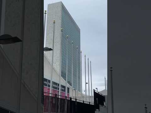 Video: Obiščite sedež Združenih narodov v NYC