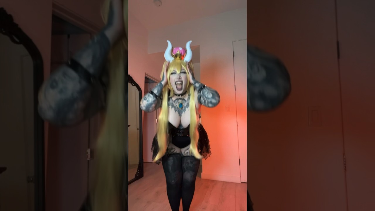 The headpiece just wouldn’t stay on I was so over it💀💀 #bowsette #cosplay #tattooedgirls #mario
