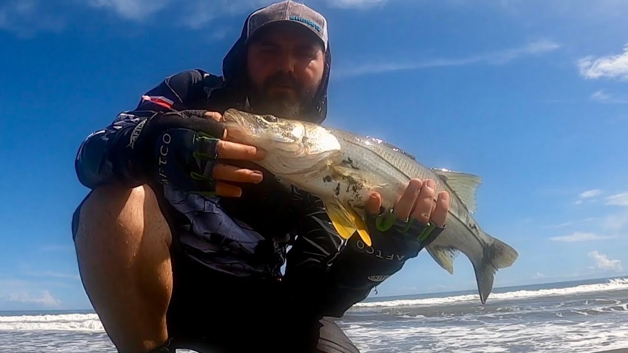 Costa Rica Robalo Pesca de Róbalo y Calva en barra de Sixaola Limón Costa Rica - YouTube