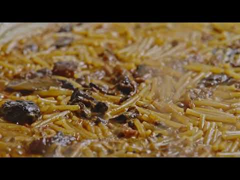 FIDEUÁ DE PATO Y SETAS con foie fresco - video from El Paeller