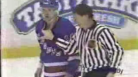 Berube punches official - brawl 90-91