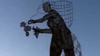 Simon Gilby Wise Winery Sculpture