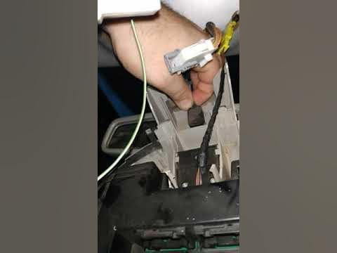 How to remove the front ceiling light on Mercedes W212 / REMOVAL of the lighting