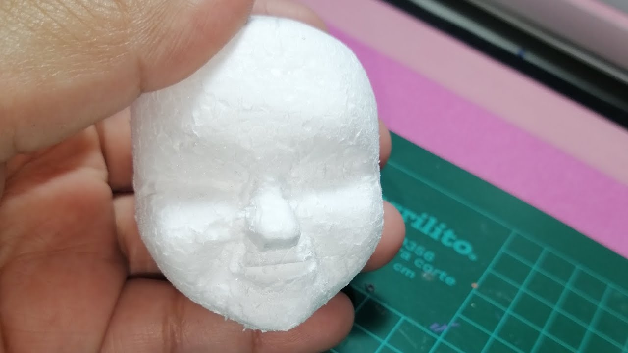 Tallado de Rostro en UNICEL.