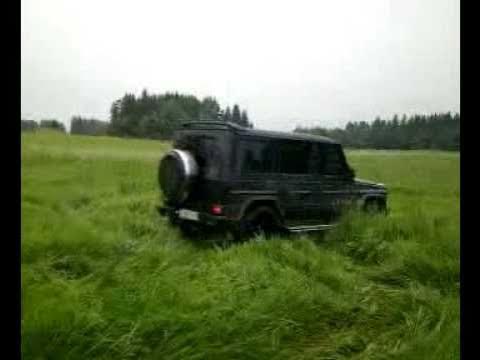 Мерседес Гелик в поле