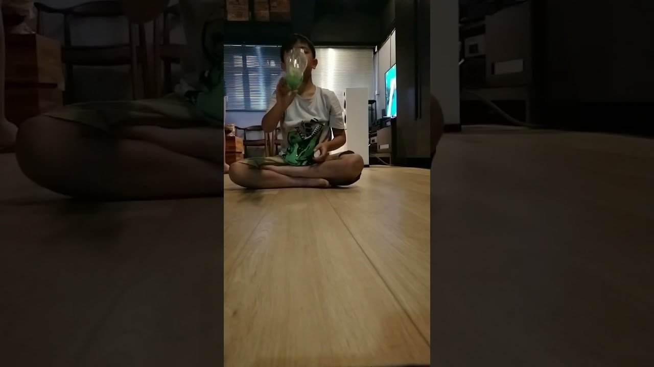 IMPOSSIBLE Bottle flip 