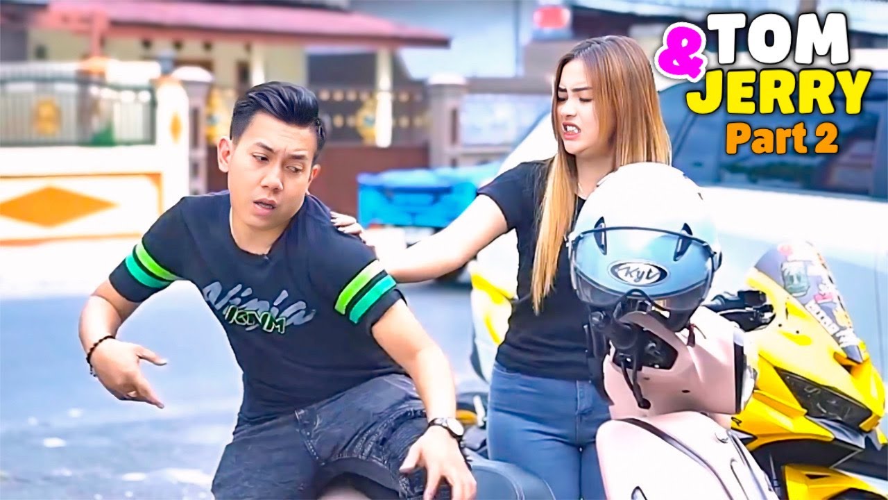 LUCU TAPI ROMANTIS 😄 COWOKNYA USIL SUKA GODAIN.. YANG CEWEK NGAMBEKAN SUKANYA MARAH2 HAHHA..